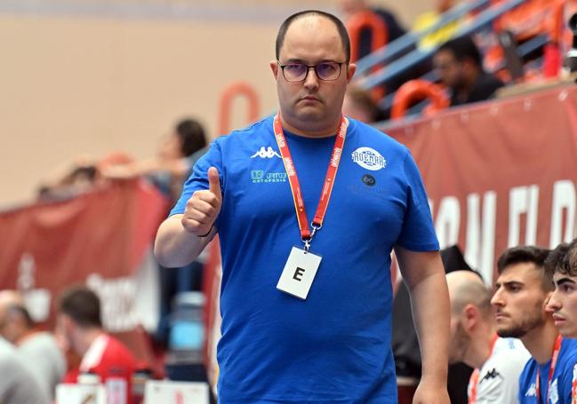 Dani Gordo, entrenador del Abanca Ademar, durante el partido.