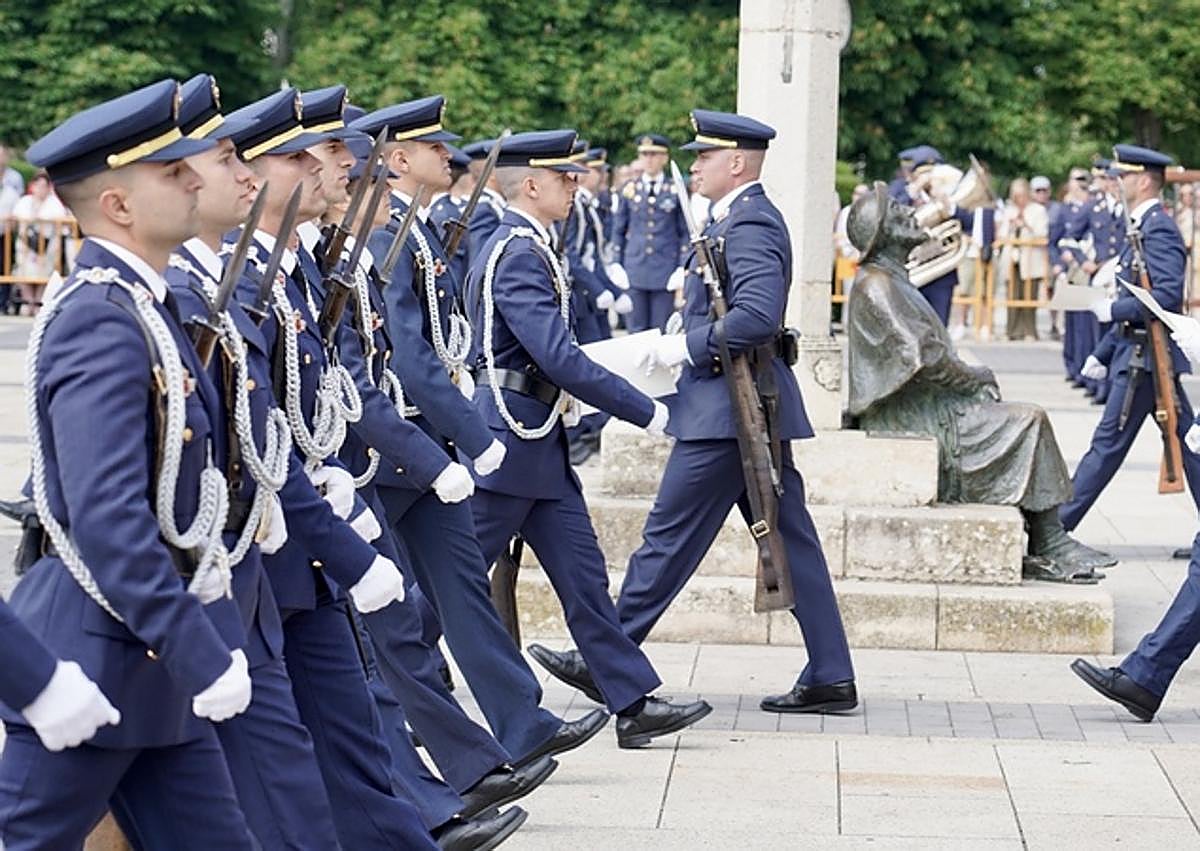 Imagen secundaria 1 - Imágenes del acto.
