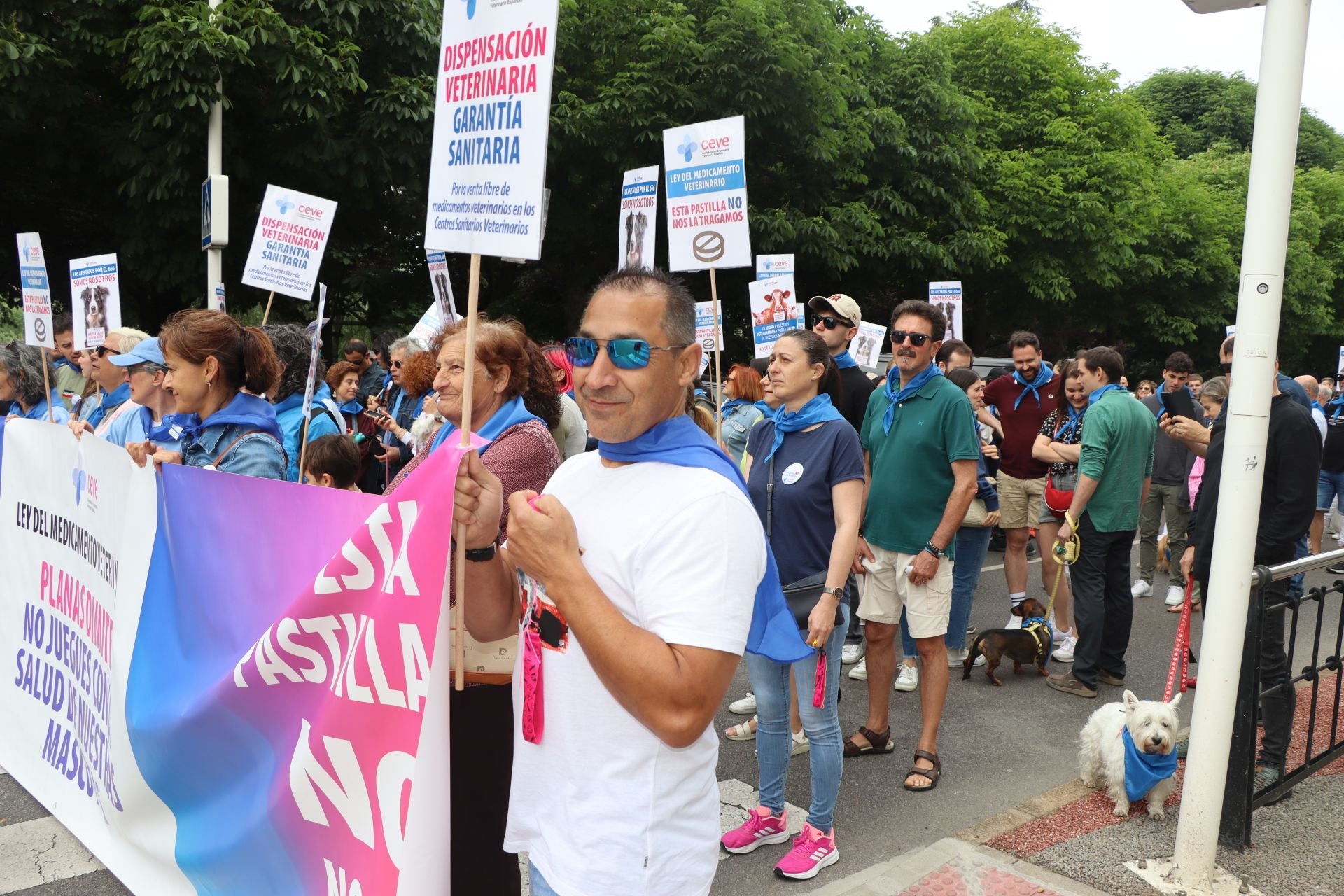 Imágenes de la manifestación veterinaria en León