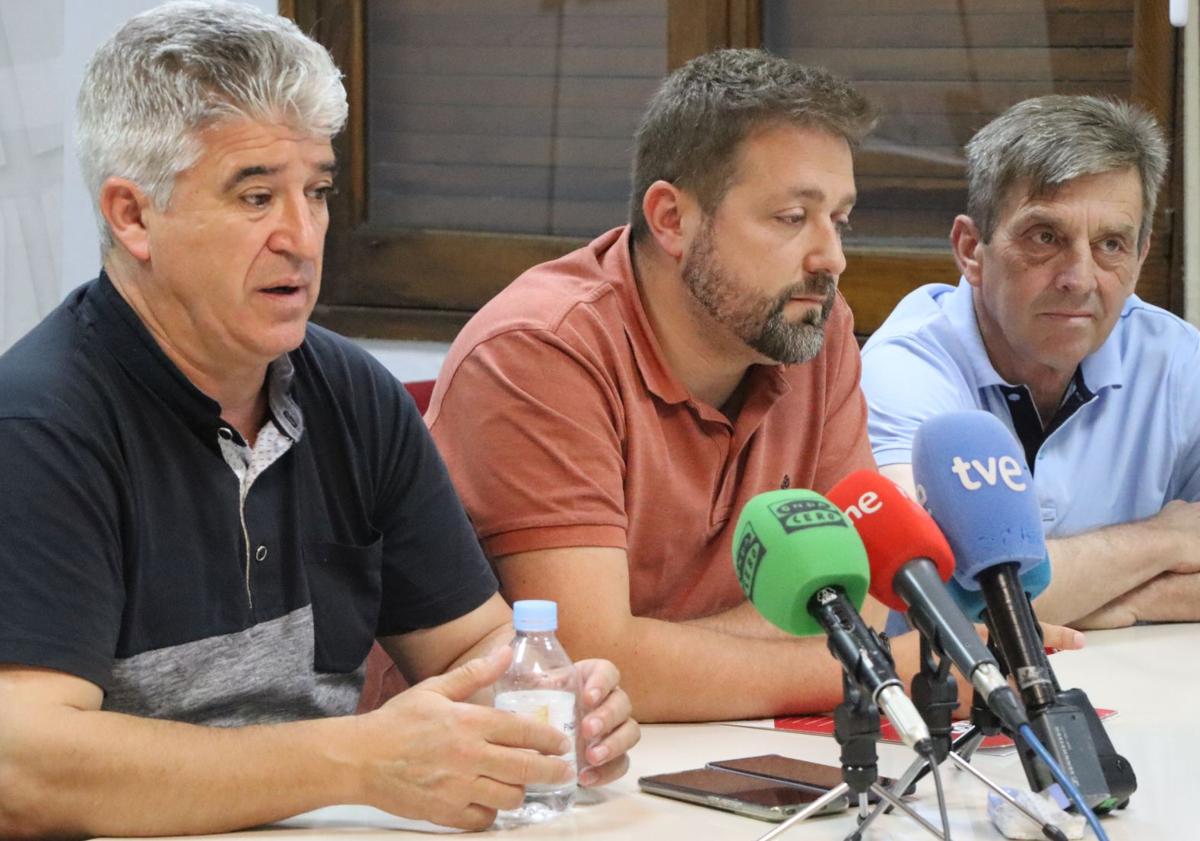 Imagen principal - Imagen de la rueda de prensa.