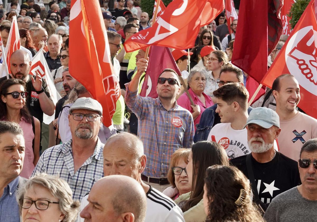 Concentración en La Bañeza en contra del cierre de la Azucarera.