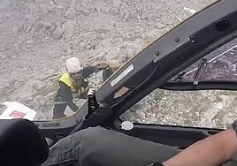 Rescate de la mujer herida.