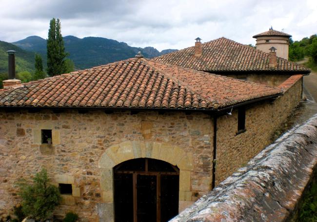 Casa y palomar de Dña Sira, restaurada magníficamente por sus propietarios actuales.