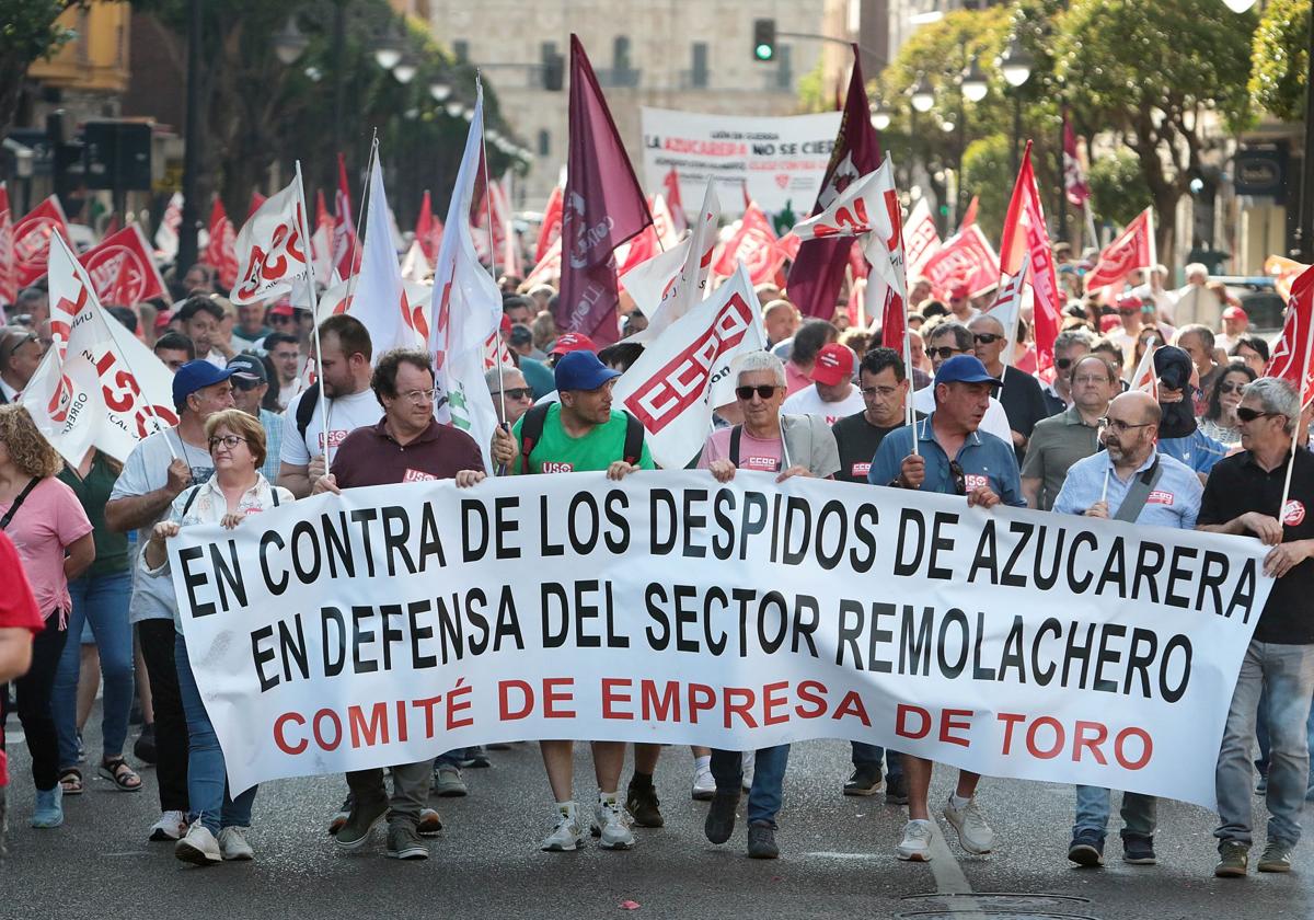 Las imágenes de la manifestación contra el cierre de Azucarera en León