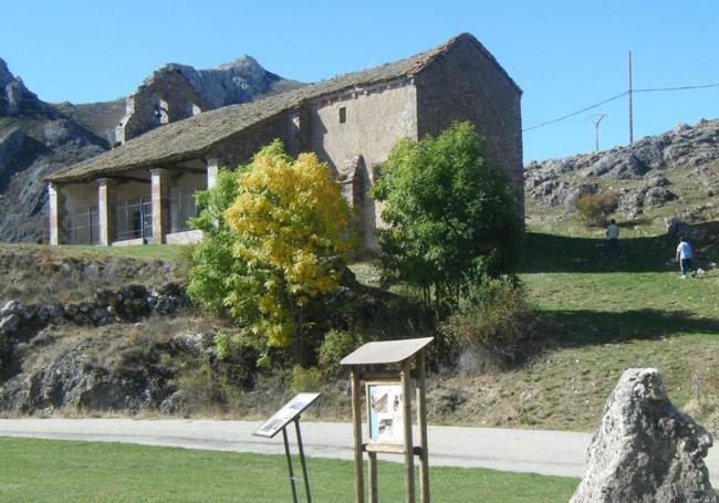 La ermita de Nuestra Señora de Pruneda en Caldas de Luna se cree que fue construida por los Condes de Luna.