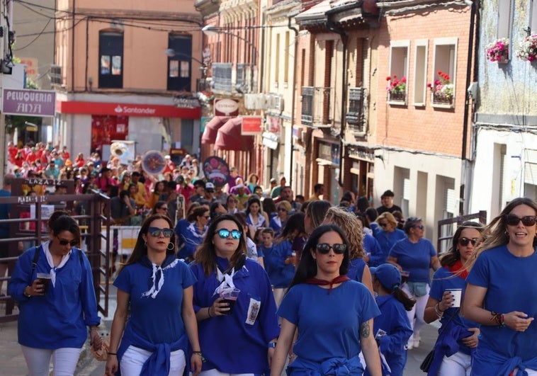 Las peñas ponen ritmo a las fiestas de Sahagún