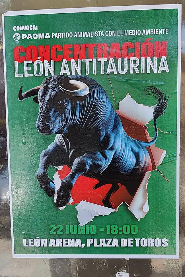 Cartel anunciado la concentración antitaurina de PACMA.