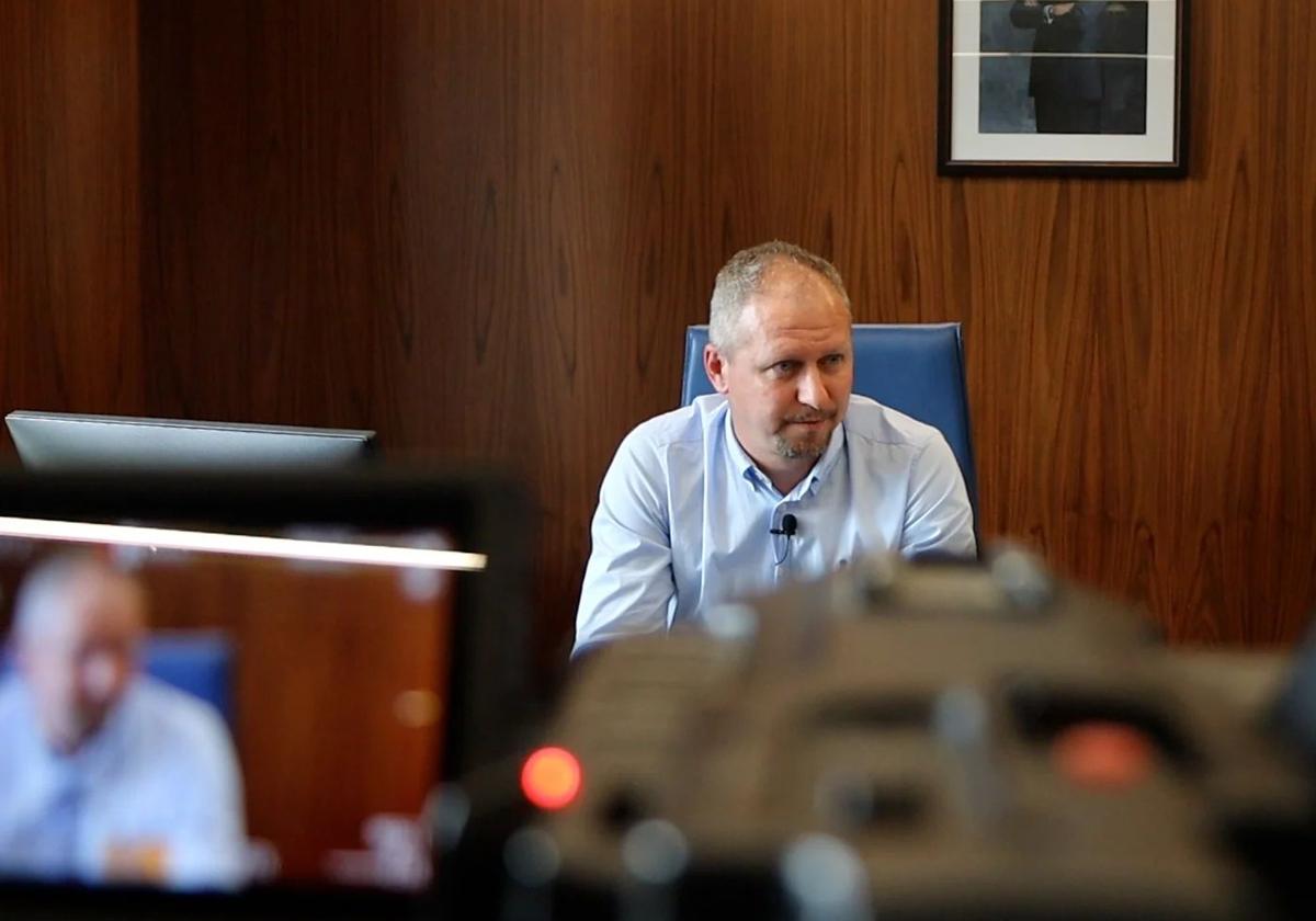 Jorge Pérez en una entrevista con Leonoticias.