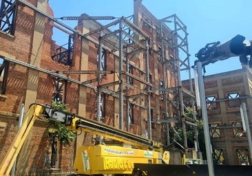 El Palacio de Congresos cumple su primer hito: adiós a los tirantes de 1,5 millones