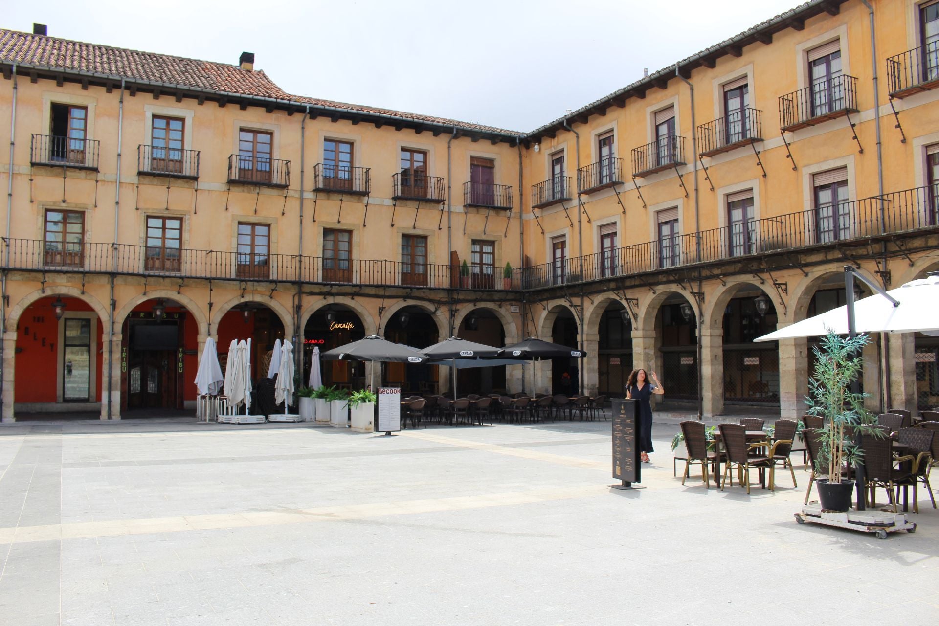 Así está la plaza Mayor de León antes de fiestas