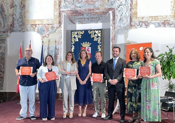 Imagen de la entrega de reconocimientos.