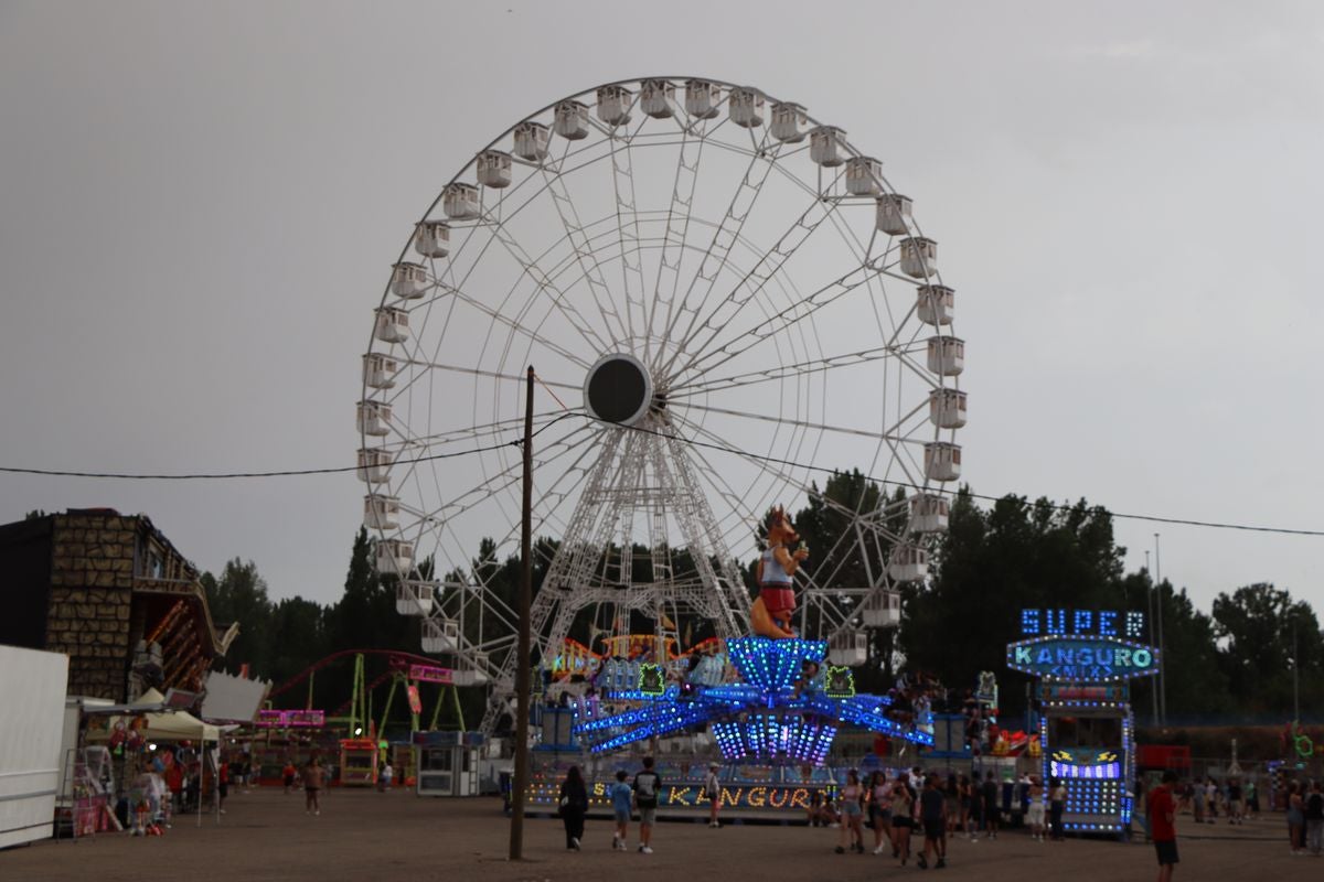 Las imágenes del primer día de las Fiestas de San Juan y San Pedro 2025