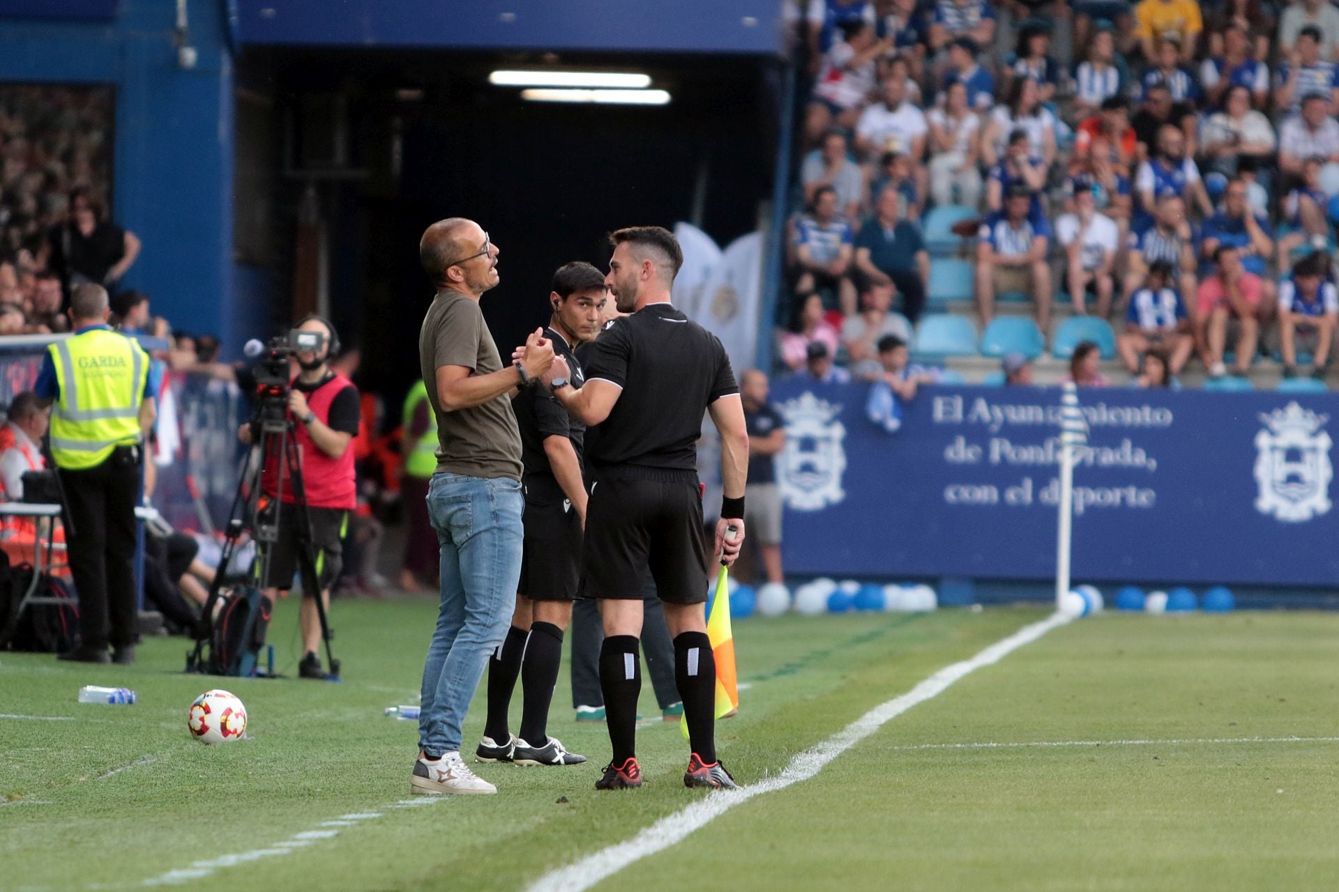 Las imágenes del cruel desenlace de la Deportiva ante el Andorra
