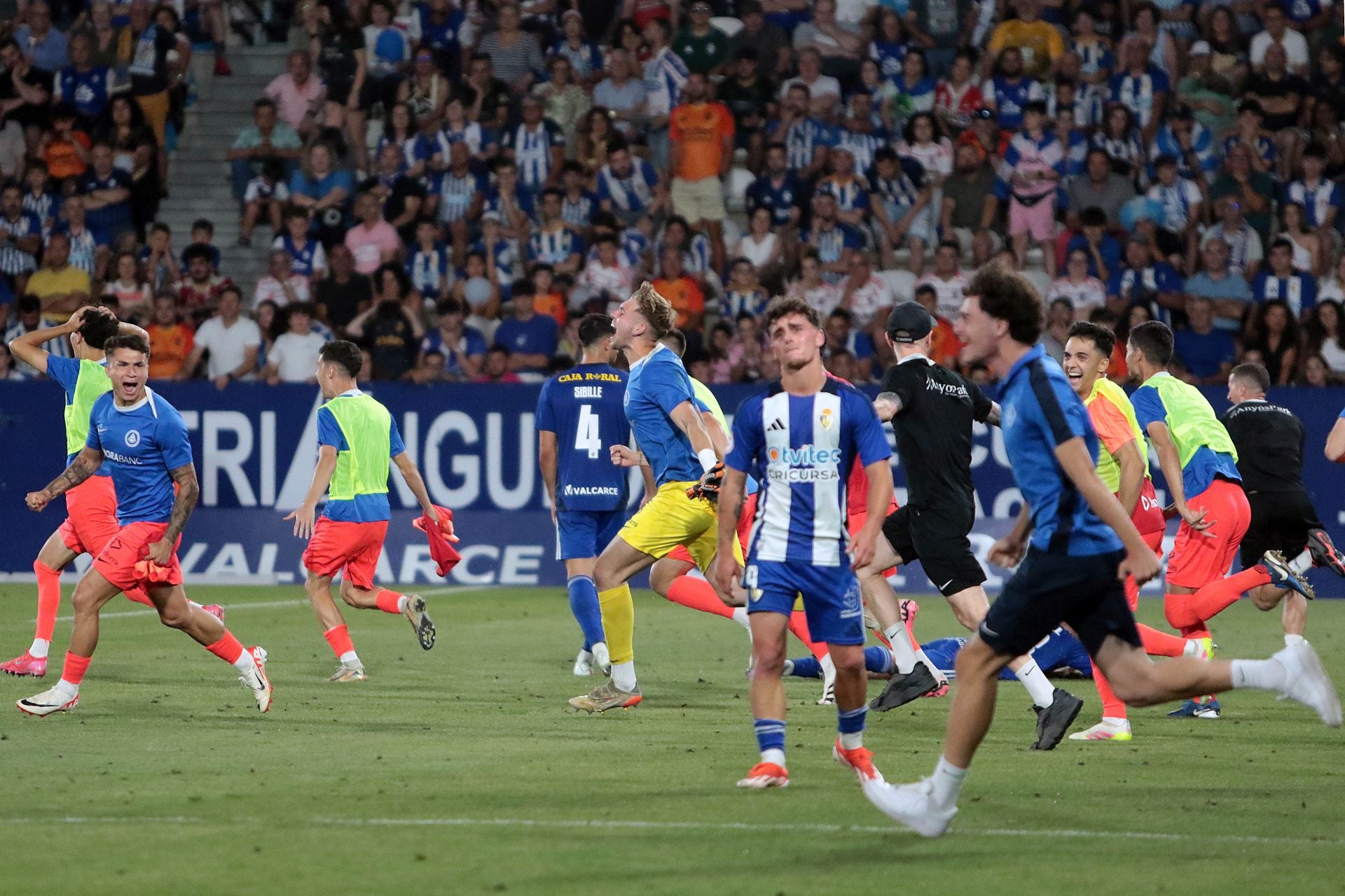 Las imágenes del cruel desenlace de la Deportiva ante el Andorra