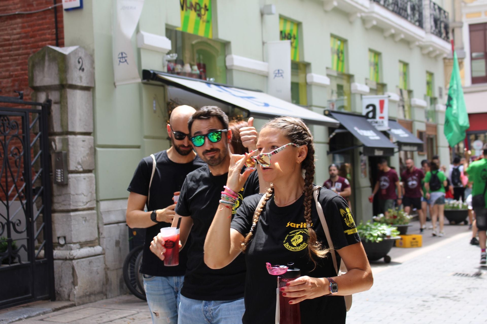 Las imágenes del desfile de peñas en León