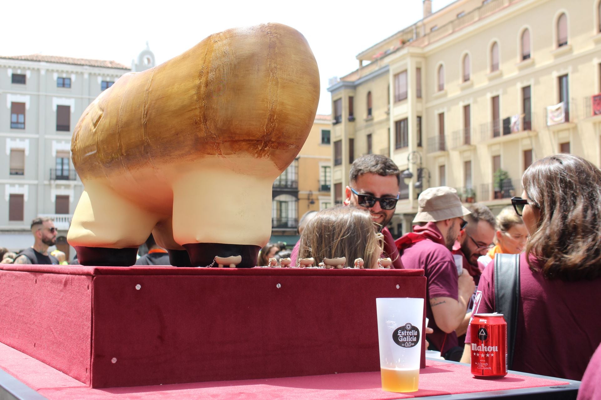 Las imágenes del desfile de peñas en León