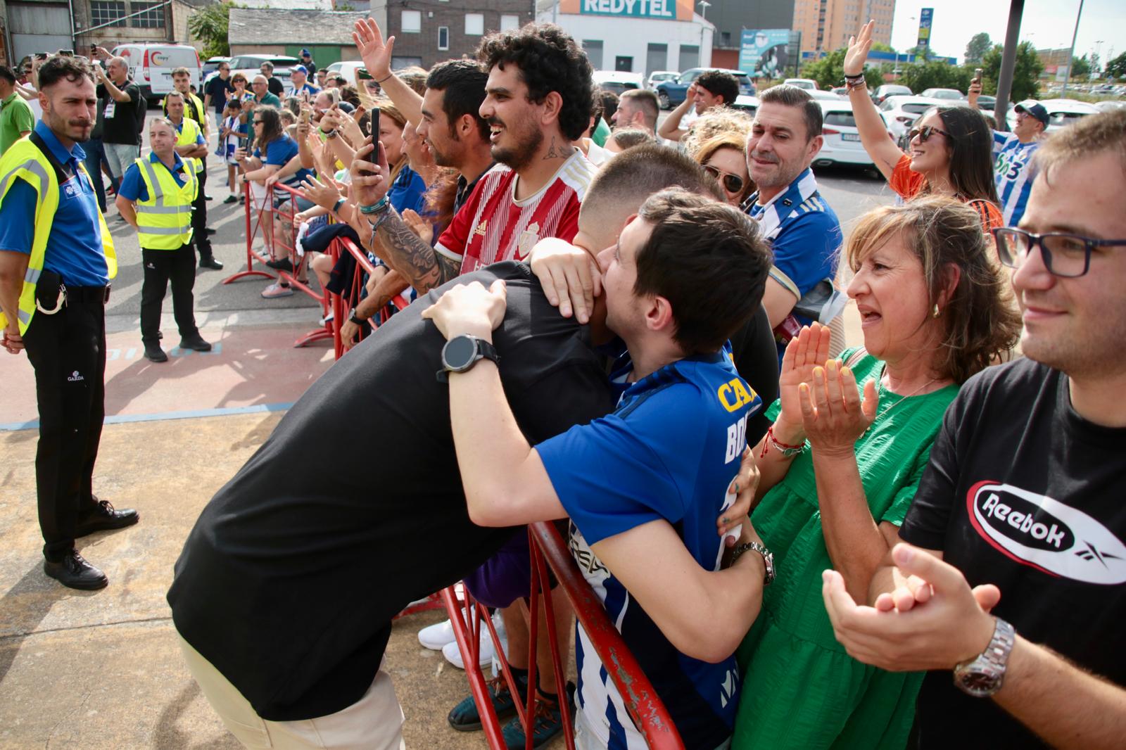 Las imágenes del recibimiento a la Deportiva en El Toralín