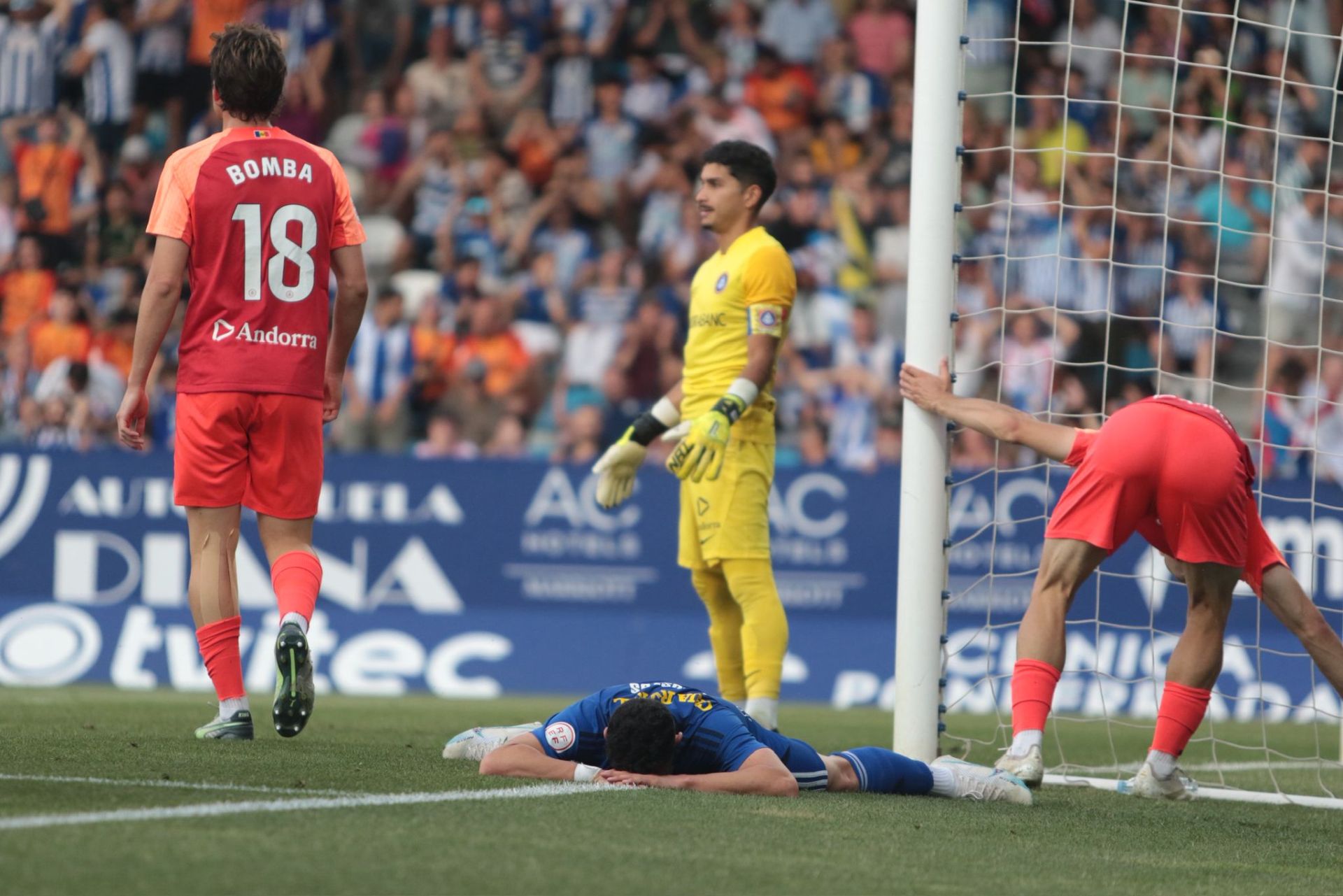 Las imágenes del cruel desenlace de la Deportiva ante el Andorra