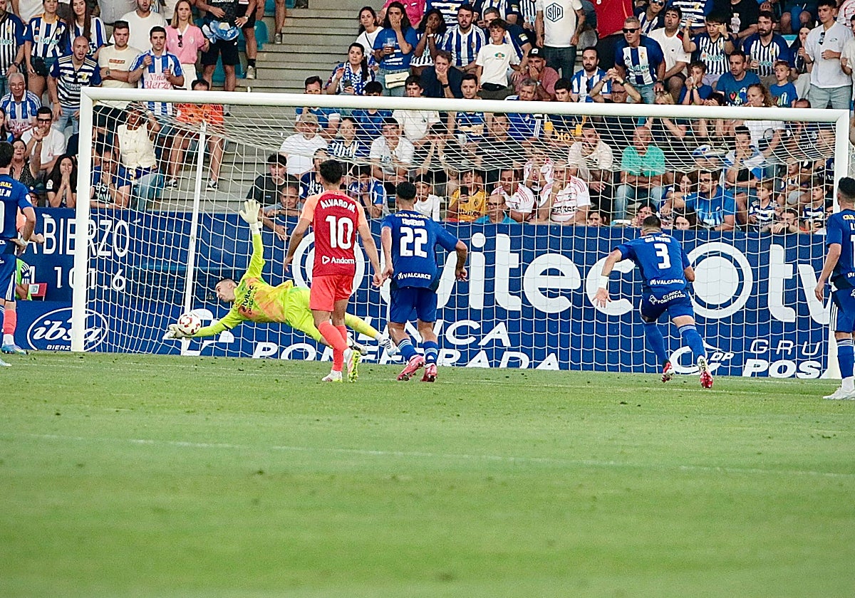 Las imágenes del cruel desenlace de la Deportiva ante el Andorra
