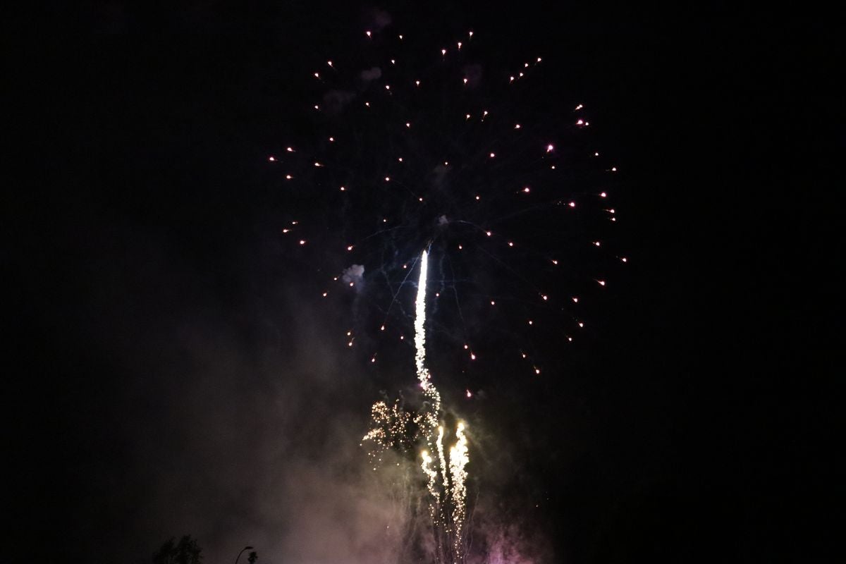 Las mejores imágenes de los fuegos artificiales de la noche de San Juan
