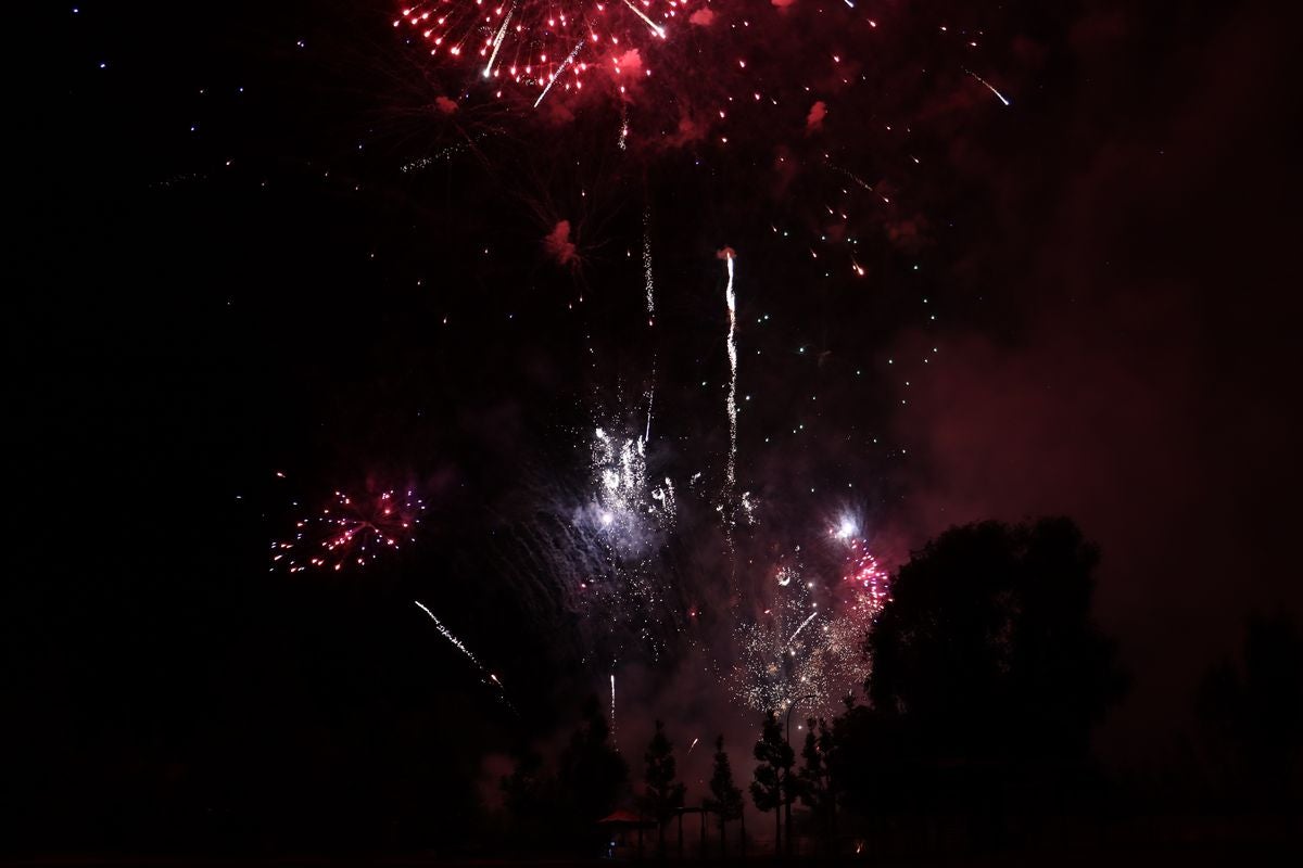 Las mejores imágenes de los fuegos artificiales de la noche de San Juan