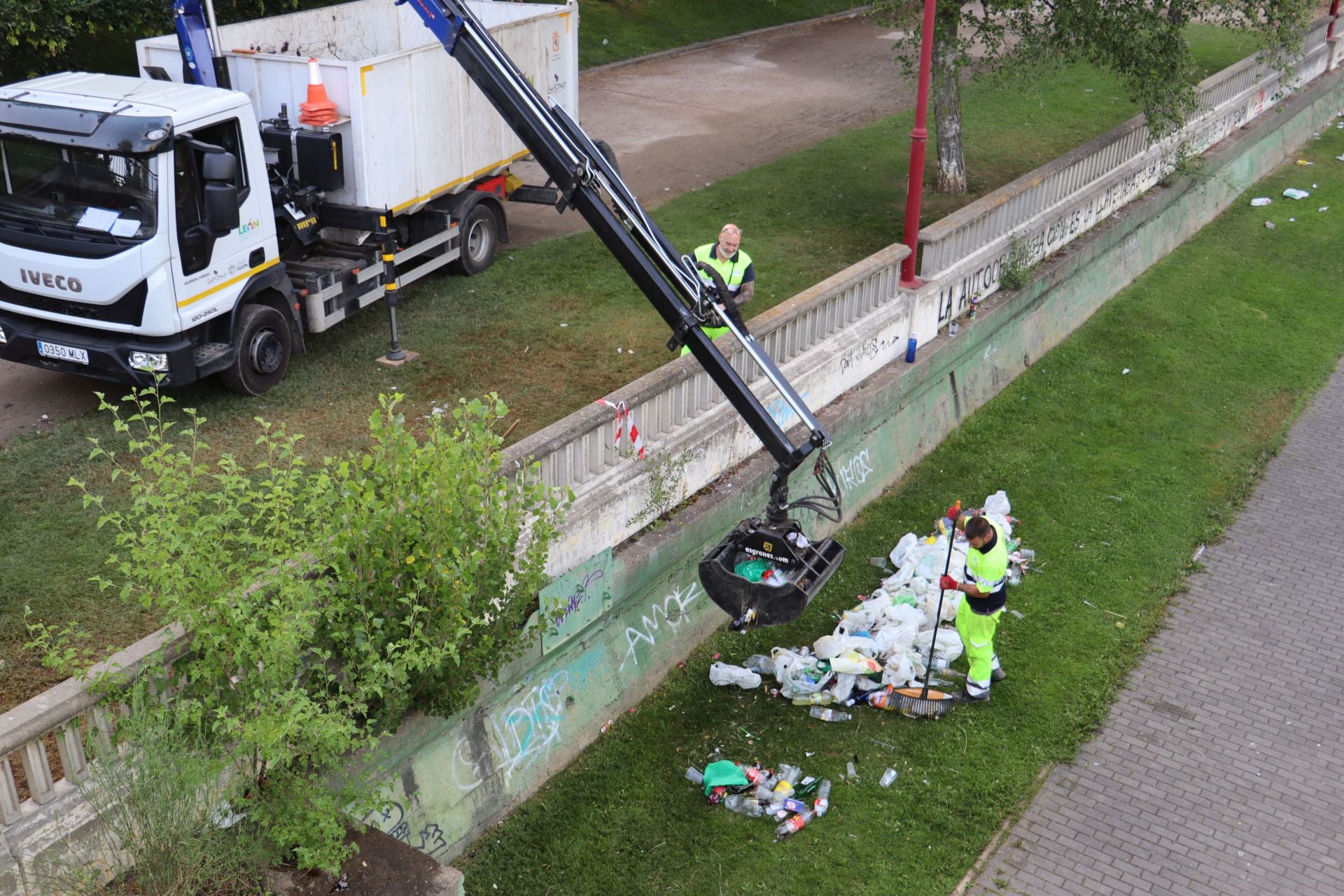 Las imágenes de la resaca de la noche de San Juan