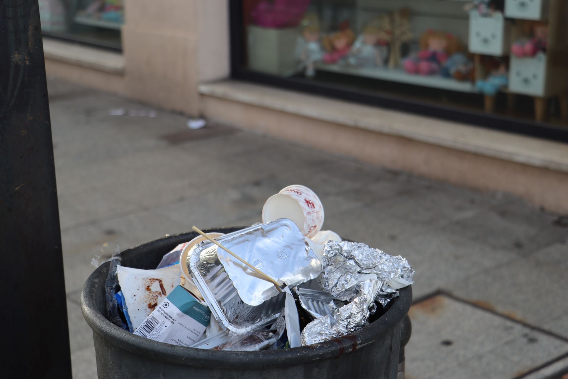 Las imágenes de la resaca de la noche de San Juan
