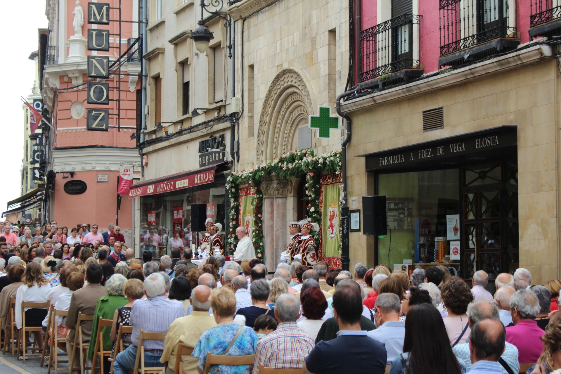 Las imágenes de la misa de San Juan de León