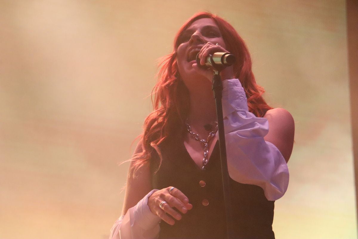 Las imágenes que capturan la magia del concierto de Leire en León