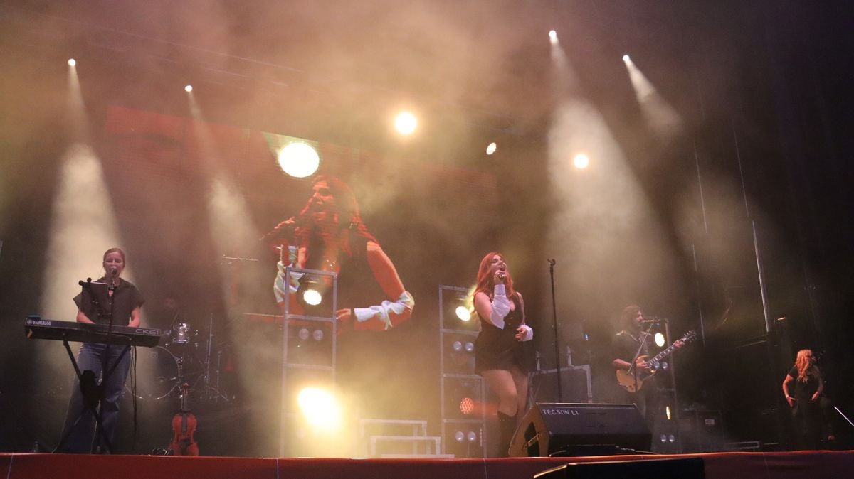 Las imágenes que capturan la magia del concierto de Leire en León