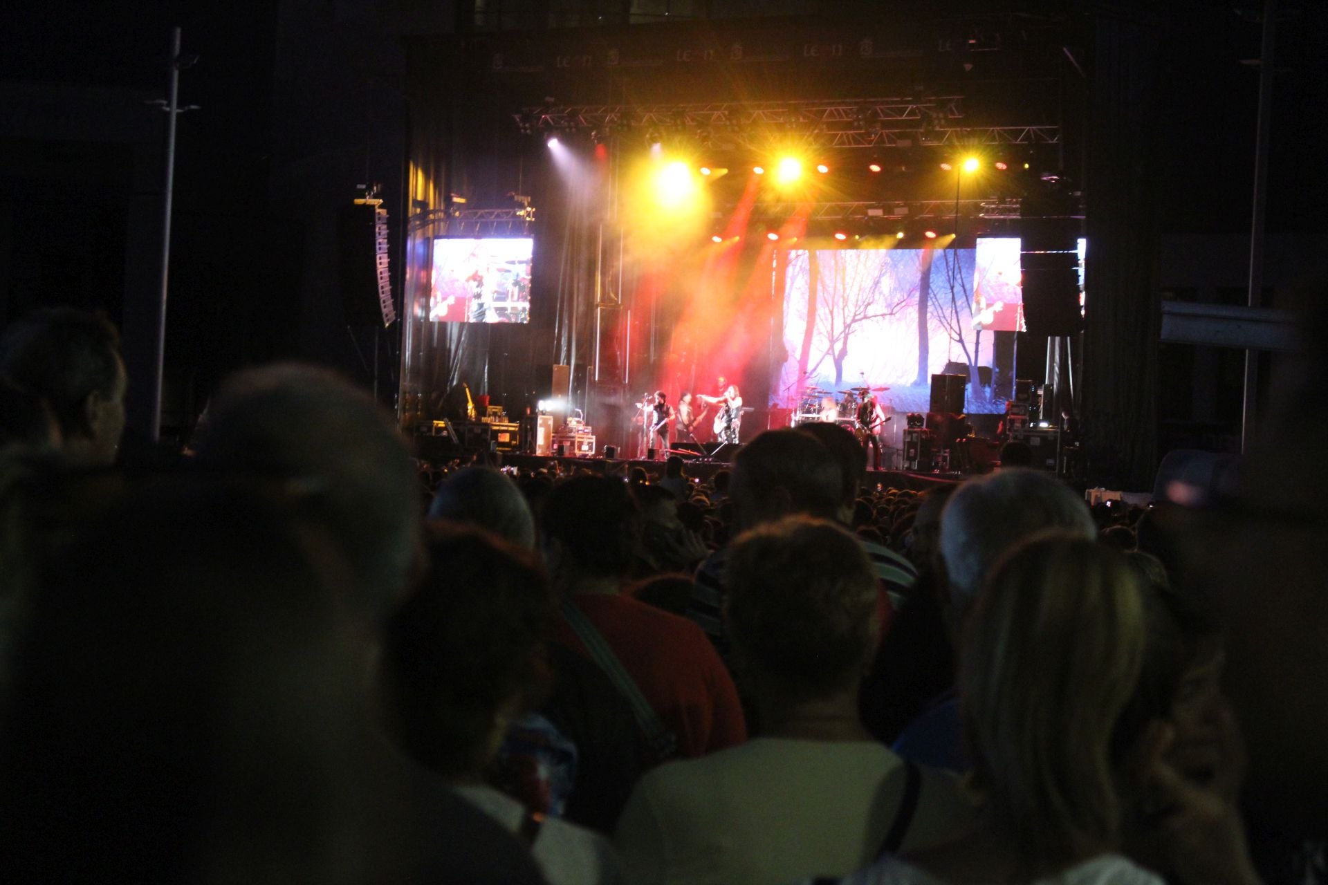 Las imágenes del concierto de Mägo de Oz en León