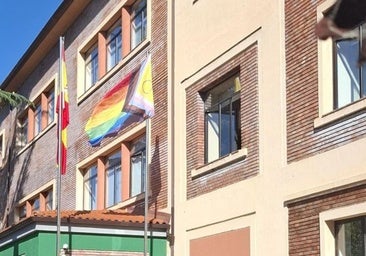 La única bandera LGTBI+ que ondea en León en el mes del Orgullo