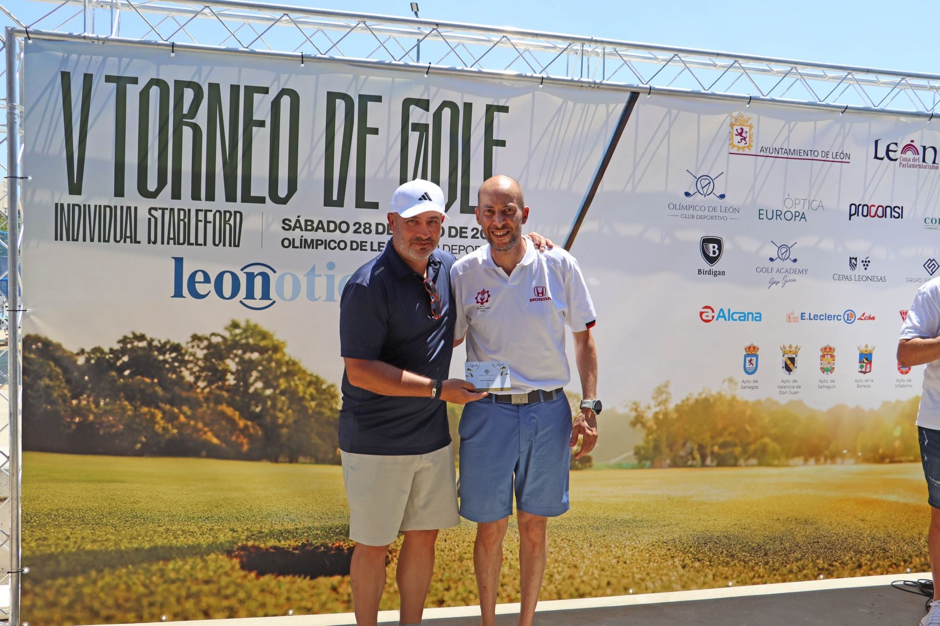 V Torneo de Golf de Leonoticias