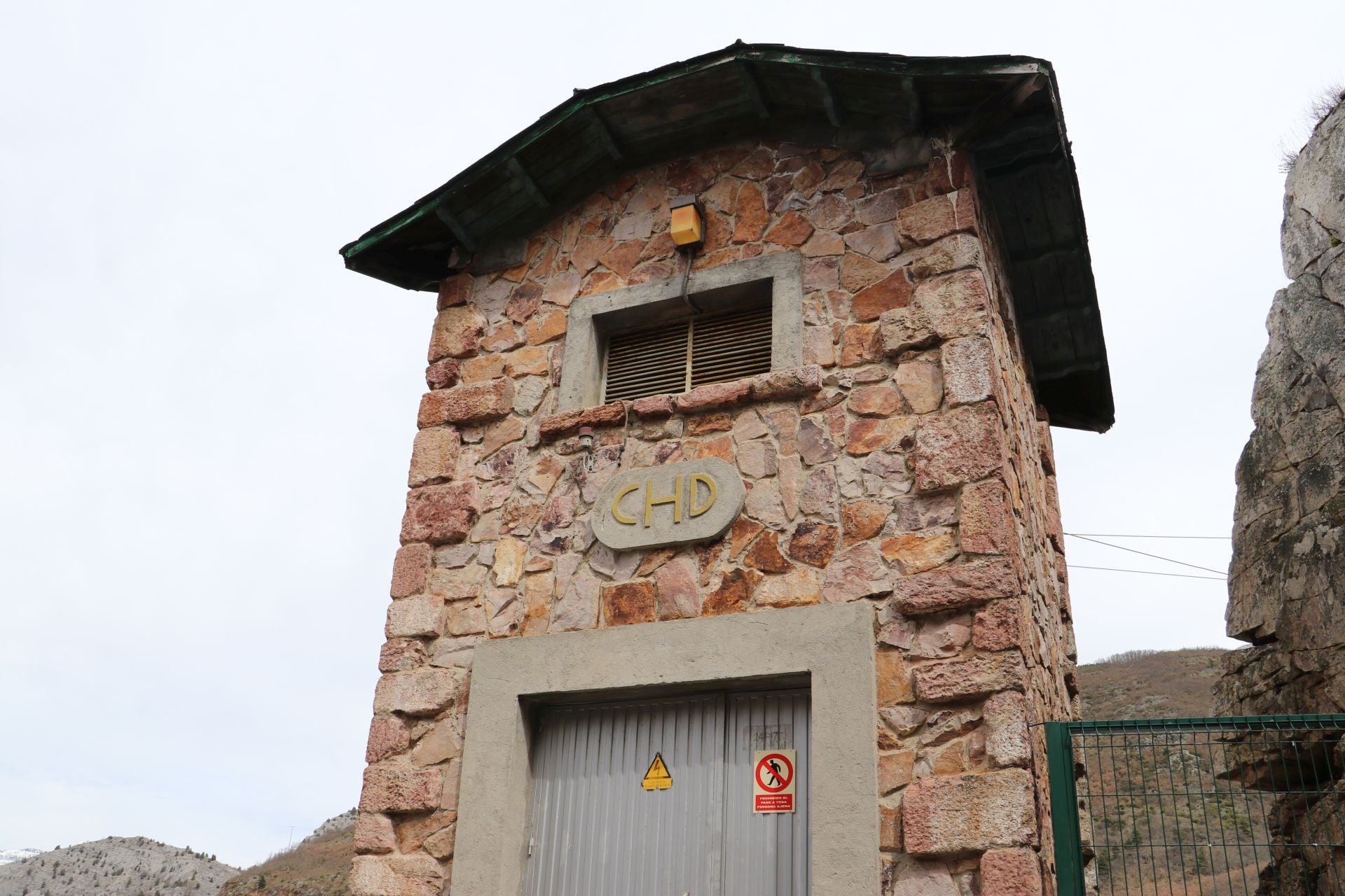 Así es la presa y el embalse leonés de Barrios de Luna