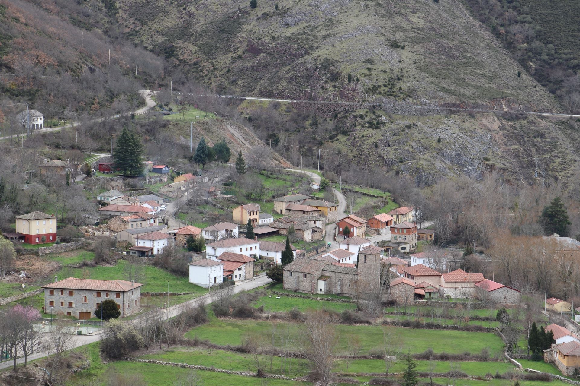 Así es la presa y el embalse leonés de Barrios de Luna