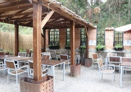 Imagen del interior de la Taberna Los Pinos.