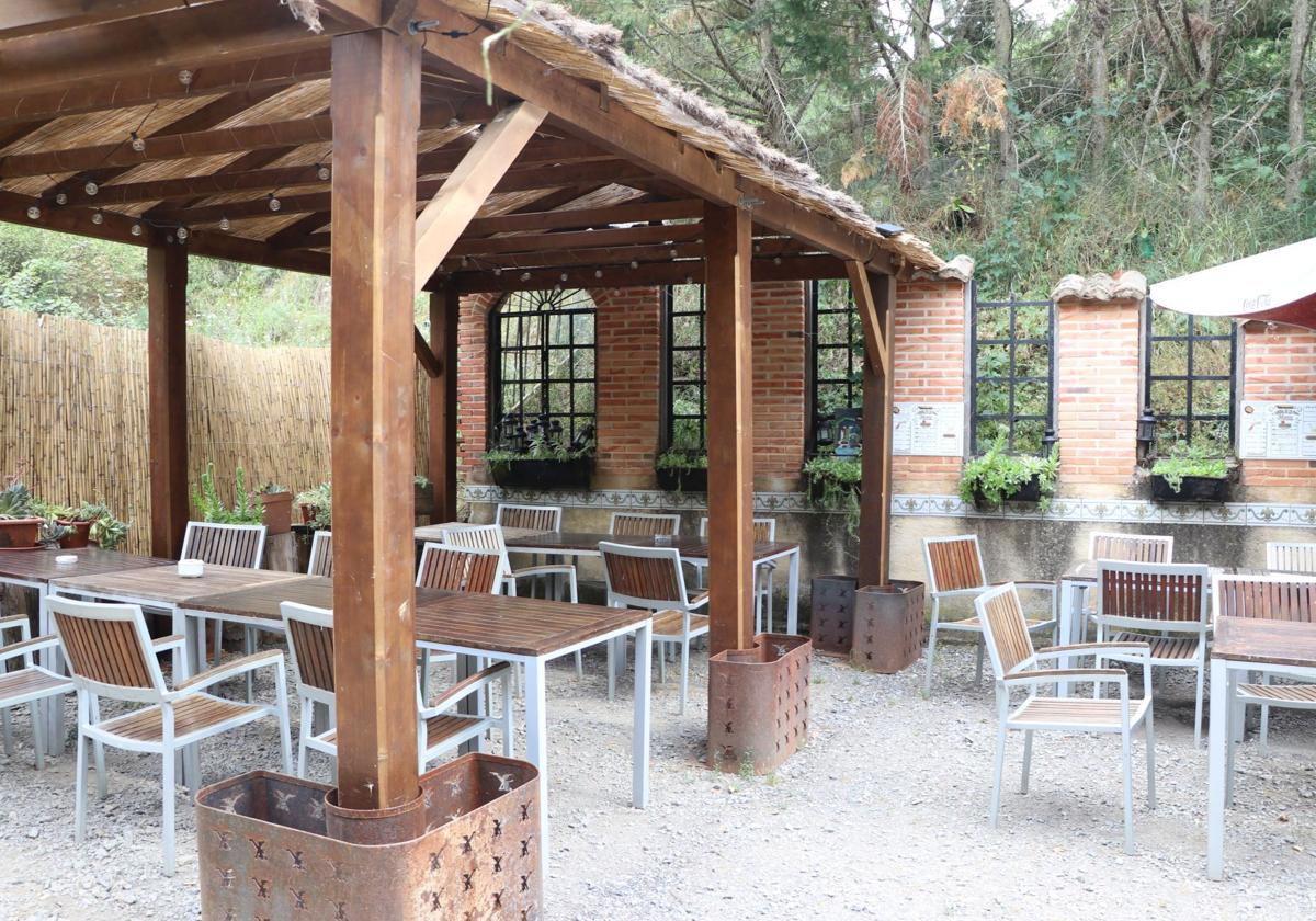 Imagen del interior de la Taberna Los Pinos.