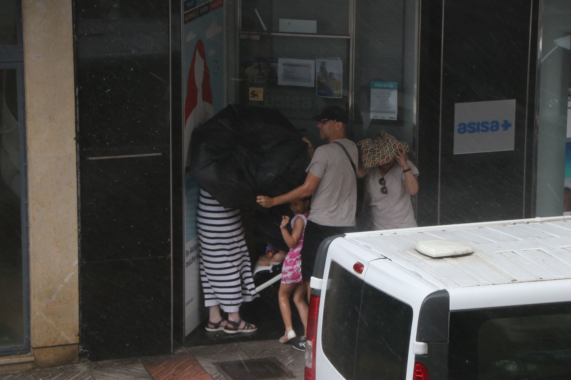 Las imágenes de la espectacular tormenta de granizo que ha caído en León