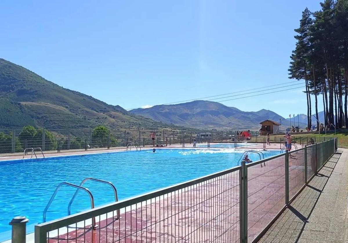 Piscina de Villamanín.
