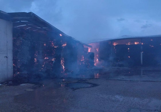 Incendio en la nave.