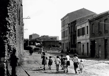 'Paseando el tiempo', un recorrido por la ciudad de León desde 1854 a 1959 en imágenes