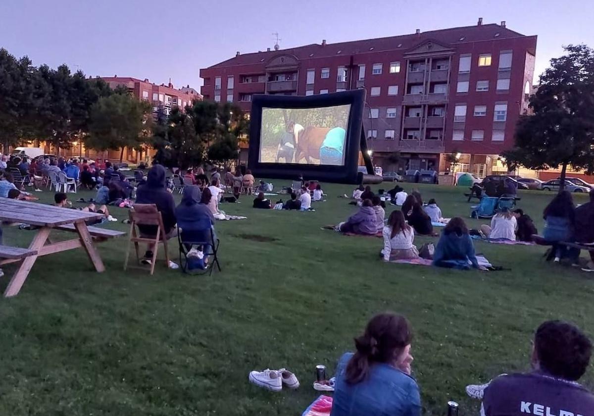 Una de las proyecciones del cine de verano en La Palomera.