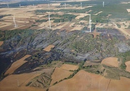 Vista aérea de la zona afectada por el incendio.