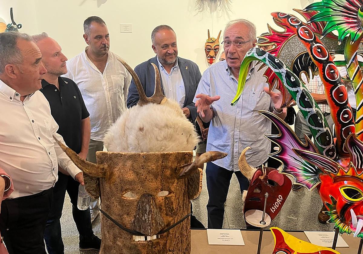 El pueblo de León que acoge una muestra de más de 70 más caras de rituales de todo el mundo