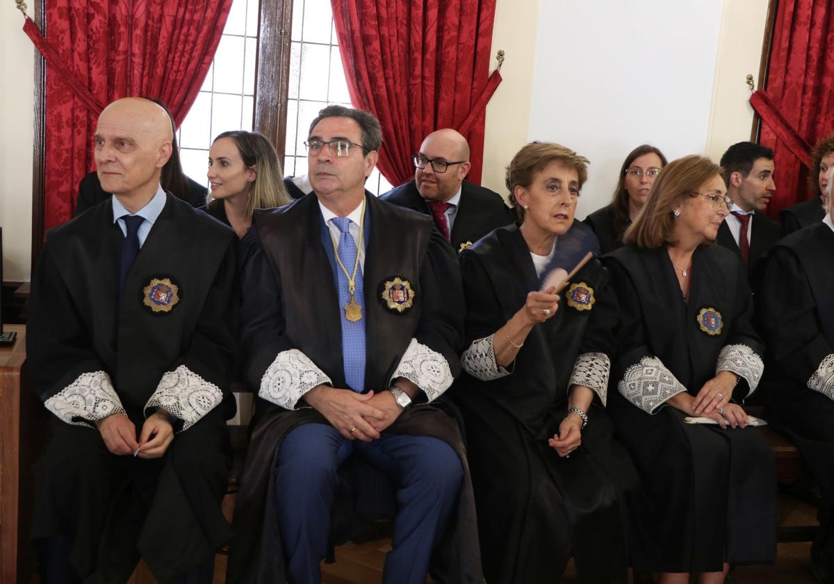 Imagen principal - Imágenes de la toma de posesión.