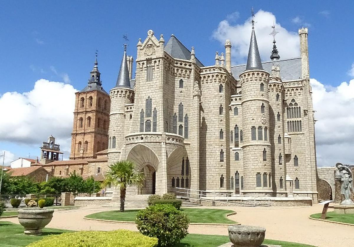 Palacio episcopal de Astorga.