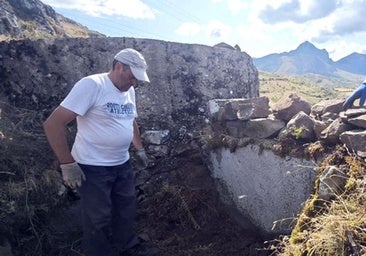 Vecinos de varias localidades trabajan en la rehabilitación de las trincheras de la Guerra Civil de la Tercia