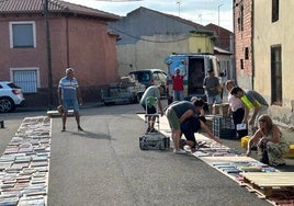 Reguero de libros en Pobladura de Pelayo García
