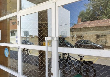 Nadie ve negocio en la explotación del bar del Hispánico