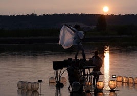 Actuación de Piano du Lac.